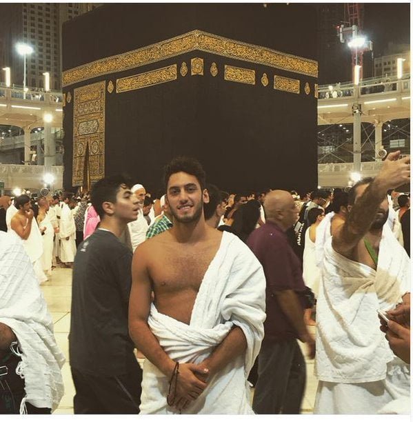 Hakan Calhanoglu makkah