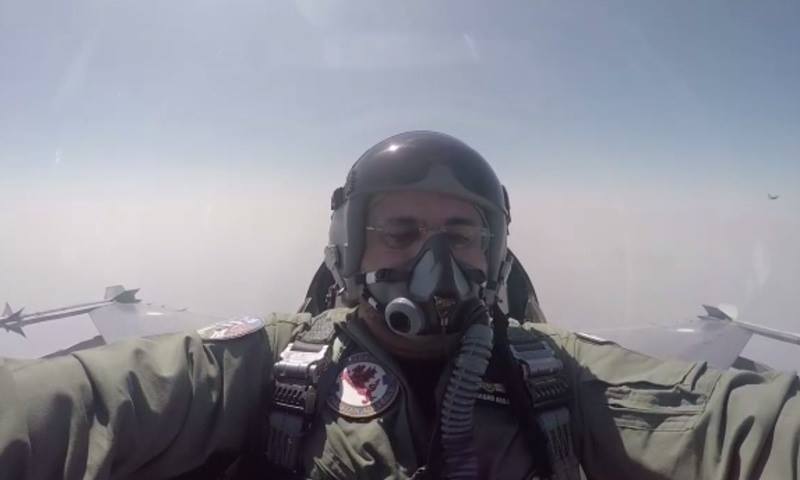 Shahid Khaqan Abbasi fly F16 (2)
