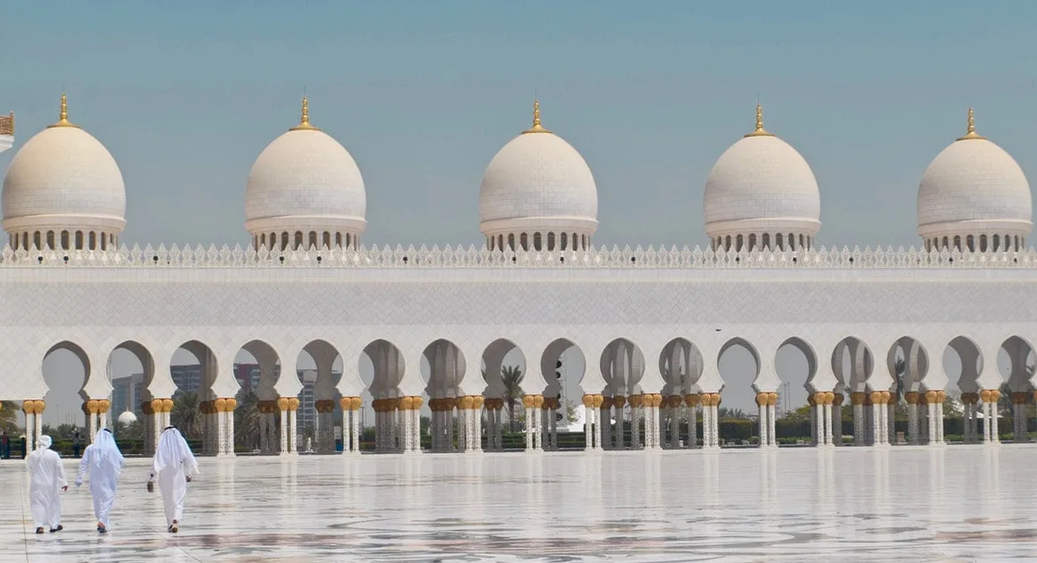 5 Common Mistakes Muslims Do While Offering Salah