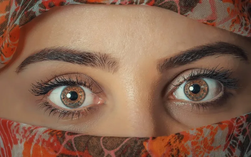 Views Of Islam On Plucking And Shaping Of Eyebrows