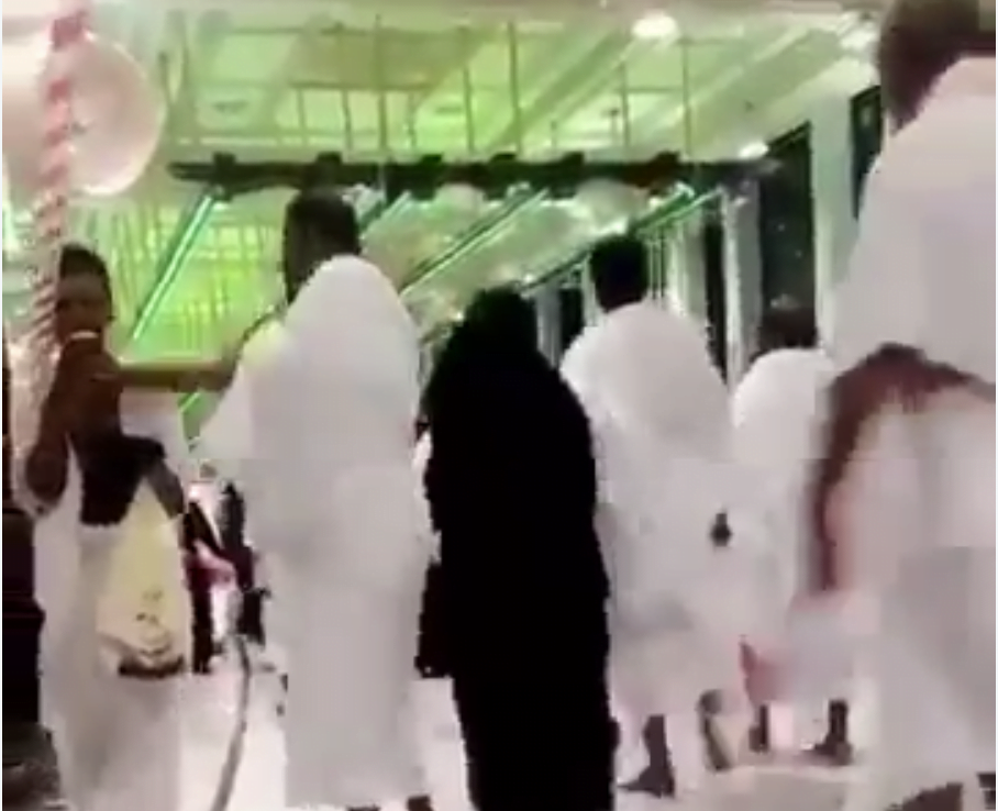 Video Of A Man Got Slapped In Makkah Goes Viral, Heartbreaking