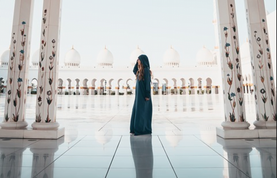 An Emotional Story of a Woman Who Cleaned The Prophet (PBUH)'s Mosque