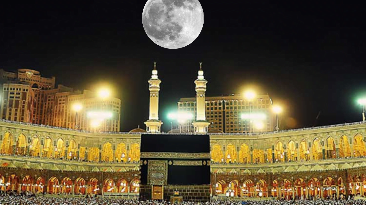 Moon Will Be On The Top Of MAKKAH Tonight