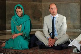 Kate Middleton and Prince William Listens To Quran Recitation in Badshahi Mosque