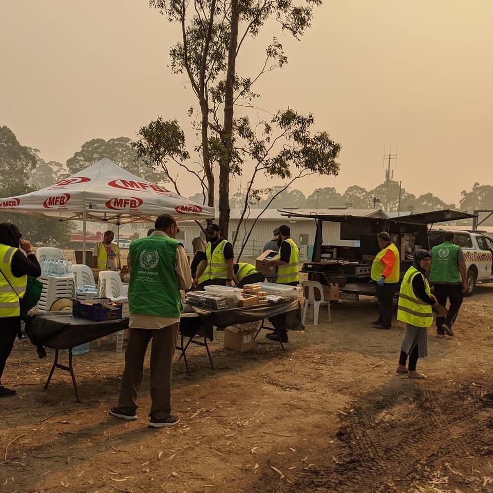 muslims feeding firefighters bushfire