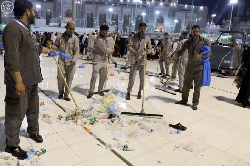 Masjid al Haram Cleaning Staff