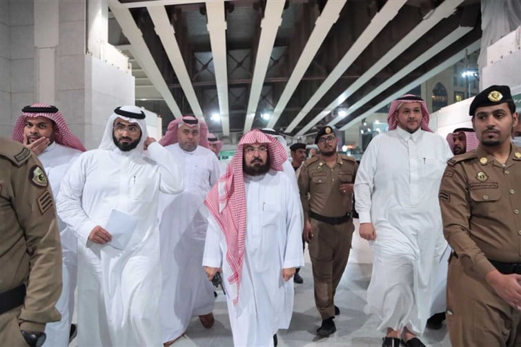 sheikh al sudais visiting masjid al haram