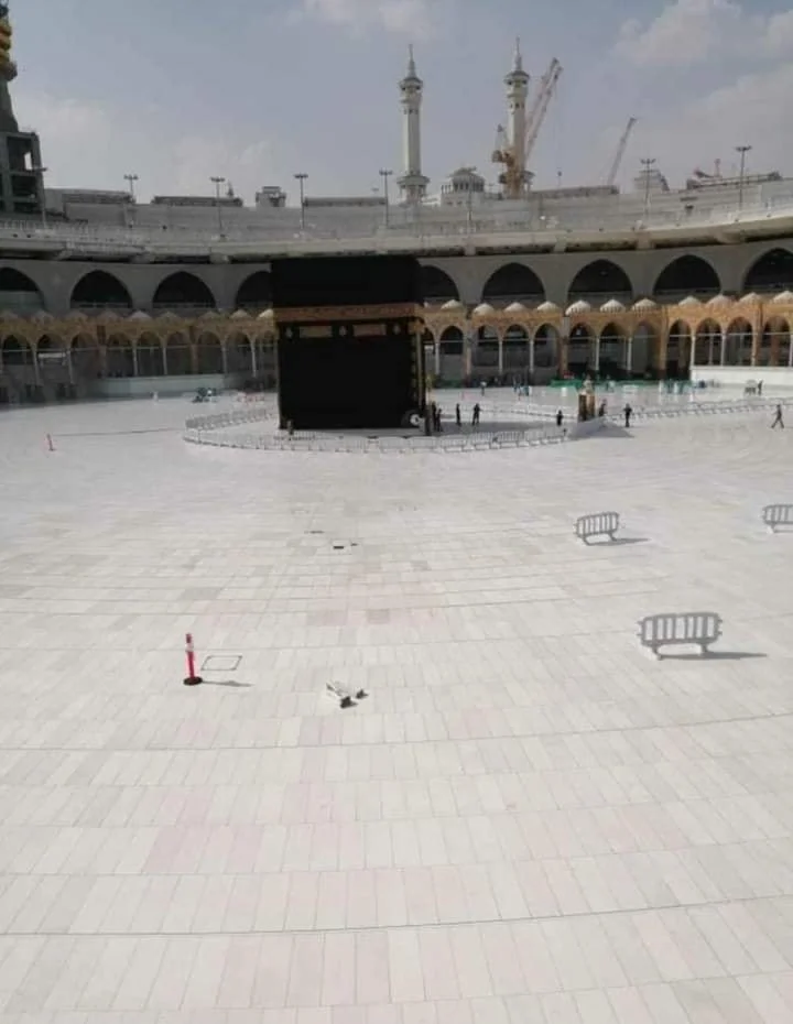 tawaf at kaaba stoppe