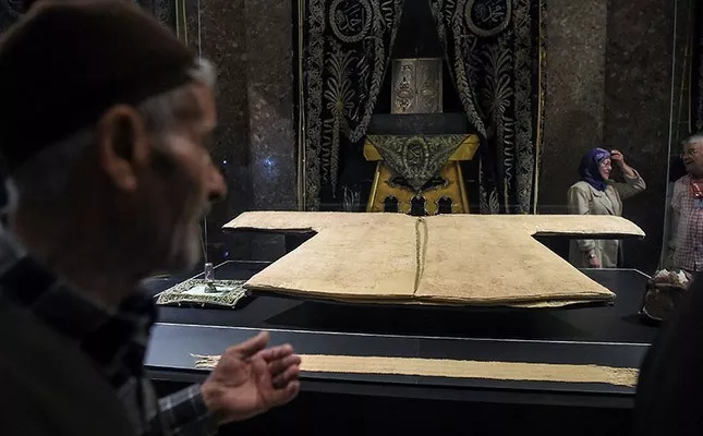 cloak of prophet muhammad istanbul