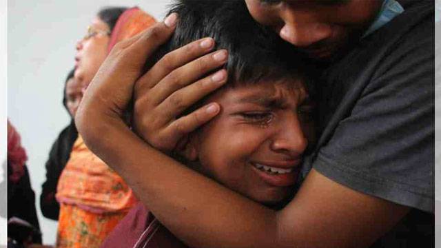 mosque blast in Bangladesh kid crying
