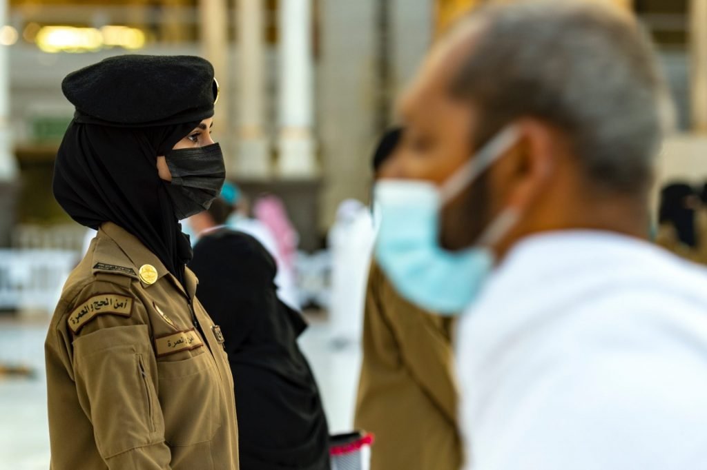 female security personnel in Masjid ul Haram 2