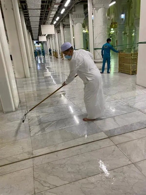 Commerce Minister of Malaysia Mohammad Ali in Masjid al Haram