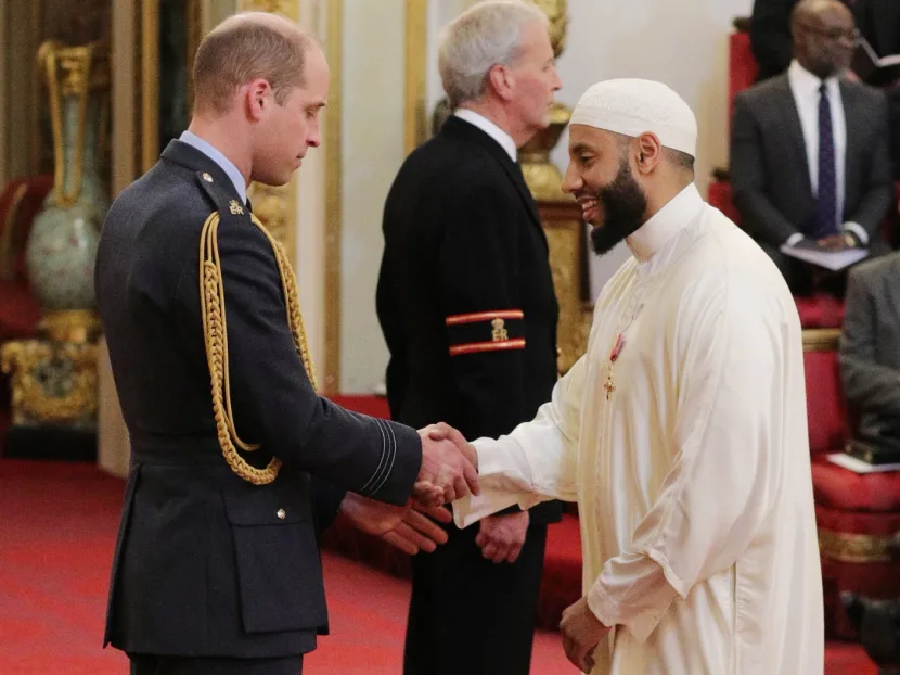 Imam of Londons Biggest Mosques Awarded OBE For Protecting Finsbury Park Attacker