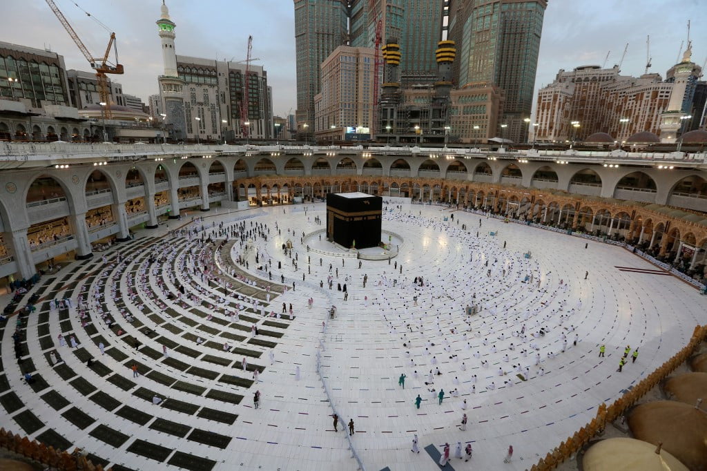 Saudi Arabia Confirms First Omicron Case Umrah May Get Suspended