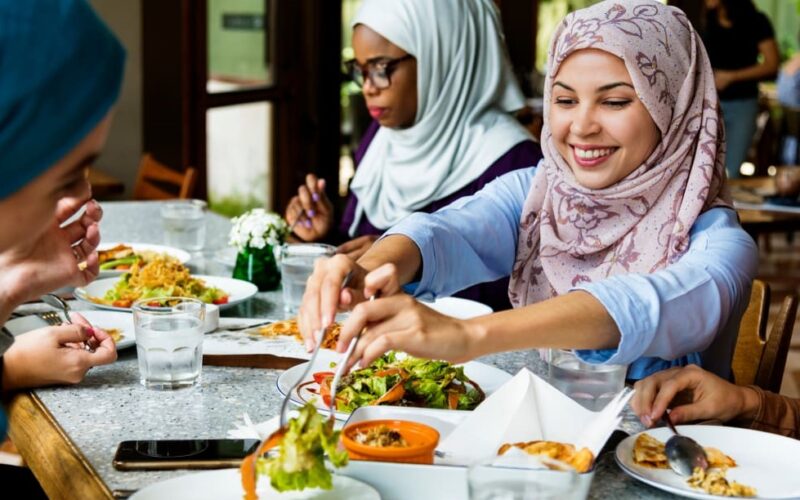 Eating And Drinking in Public During Ramadan In Malaysia Will Be Imprisoned and Fined.
