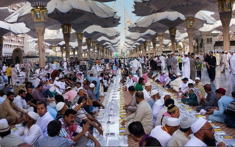 Iftar Allowed In Masjid Al Haram and Nabawi After Two Years