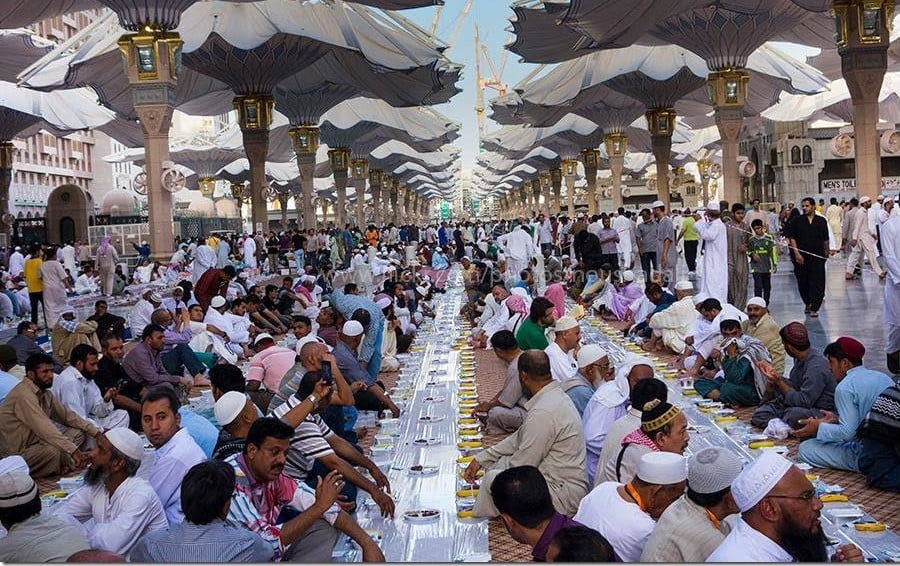 Iftar Allowed In Masjid Al Haram and Nabawi After Two Years