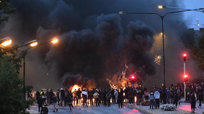 Quran Burnings Sparks Riots in Sweden 3 Injured