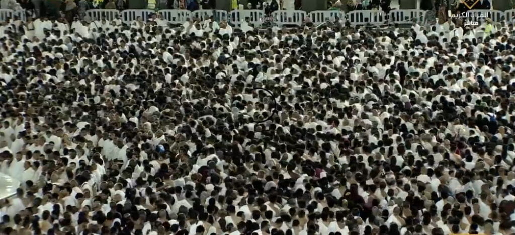 Masjid al-Haram Is FULL On the 27th Night! People Standing Outside To Enter