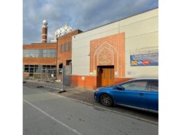 makki masjid open doors heatwave