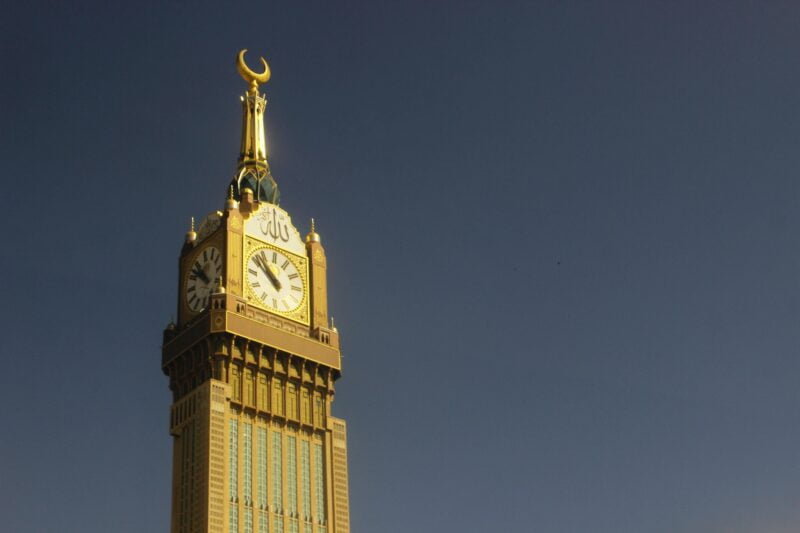 umrah pilgrim stay 90 days saudi arabia tower