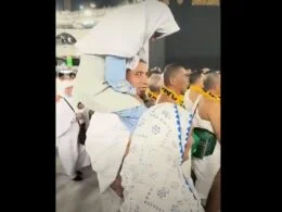 Man Carries His Mother On Shoulders While Performing Umrah