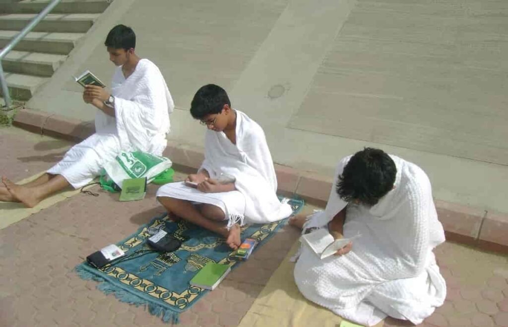 pilgrims in Ihram