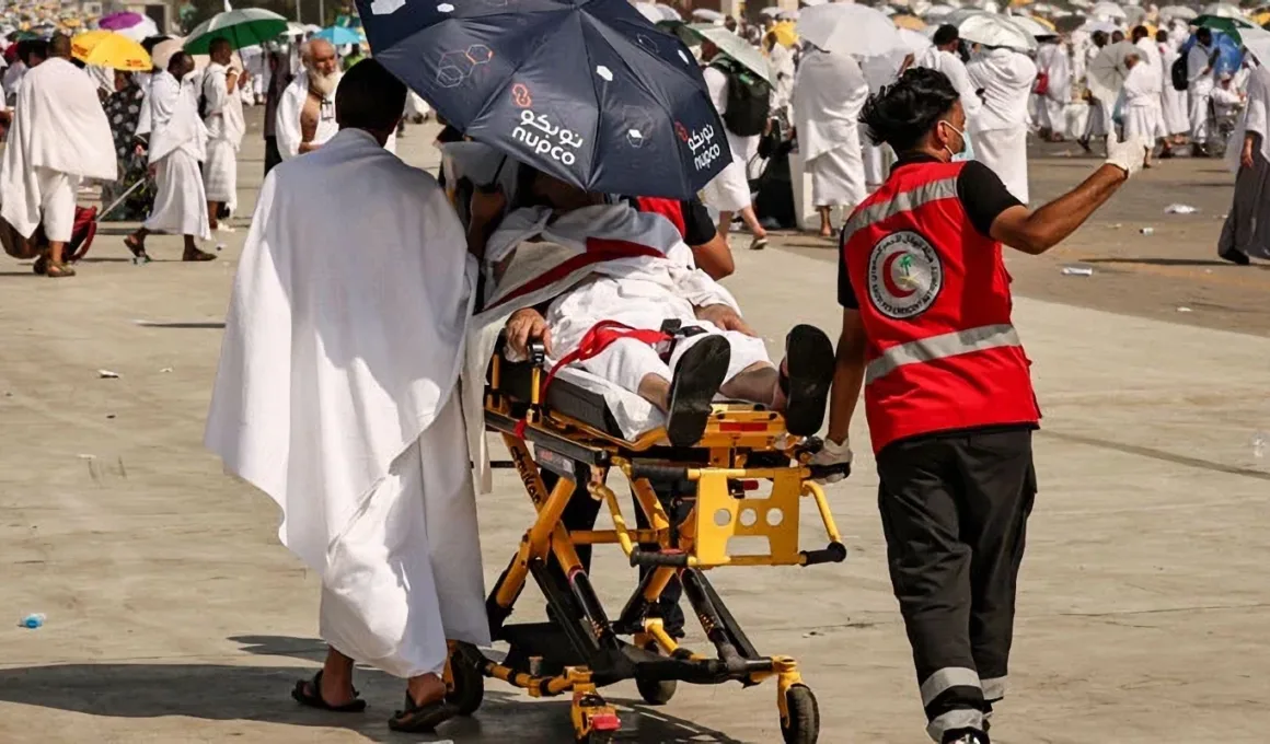 Medical team evacuate a Hajj 2024 pilgrim