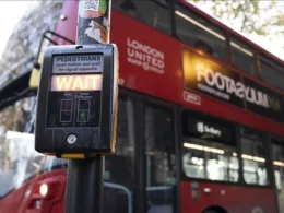 UK Man Abusing Muslim Bus Driver In London