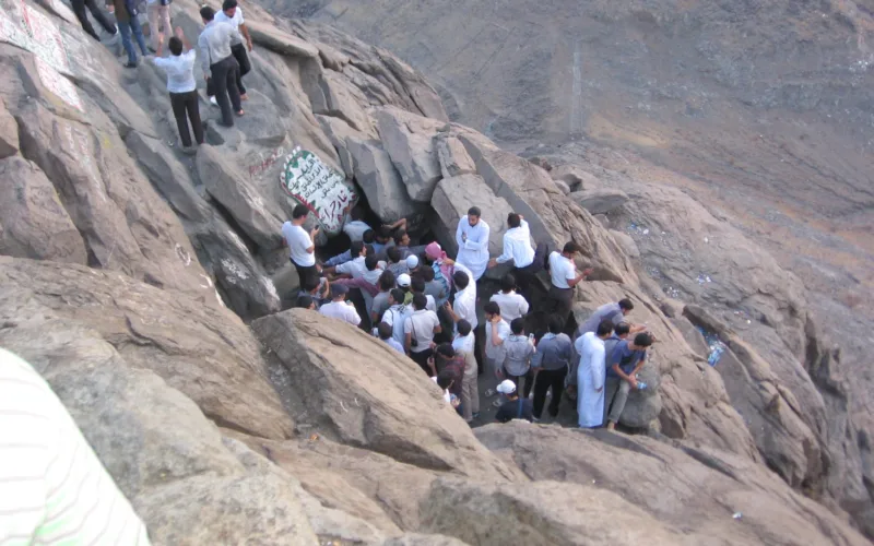 Cave Hira cable car system