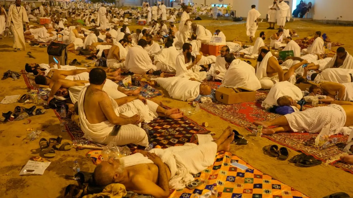 pilgrims at muzdalifa hajj 2024