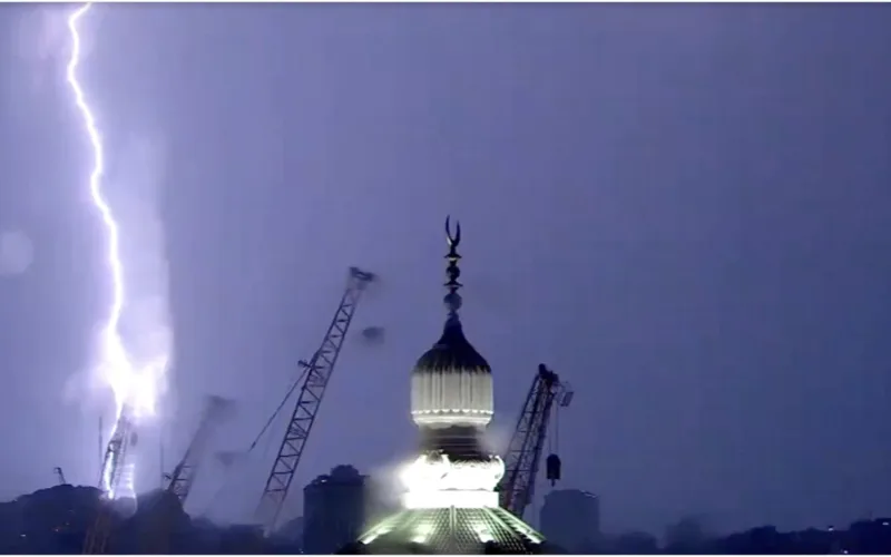 thunderstorm makkah