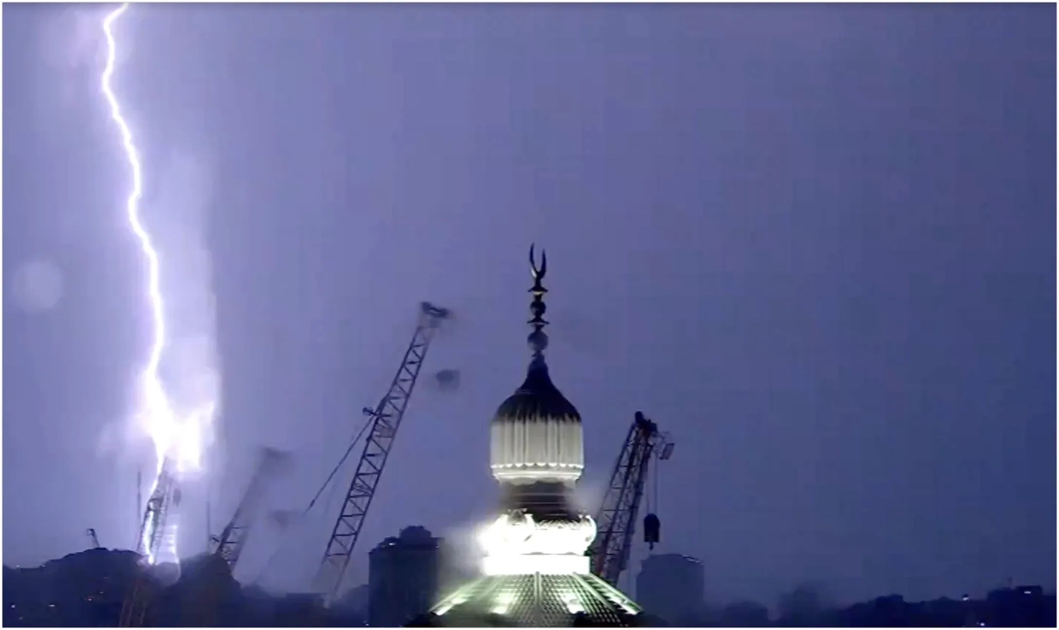 thunderstorm makkah