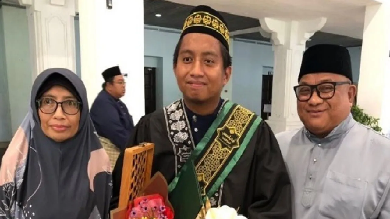 Malaysian Man With Autism Memorizes Entire Quran