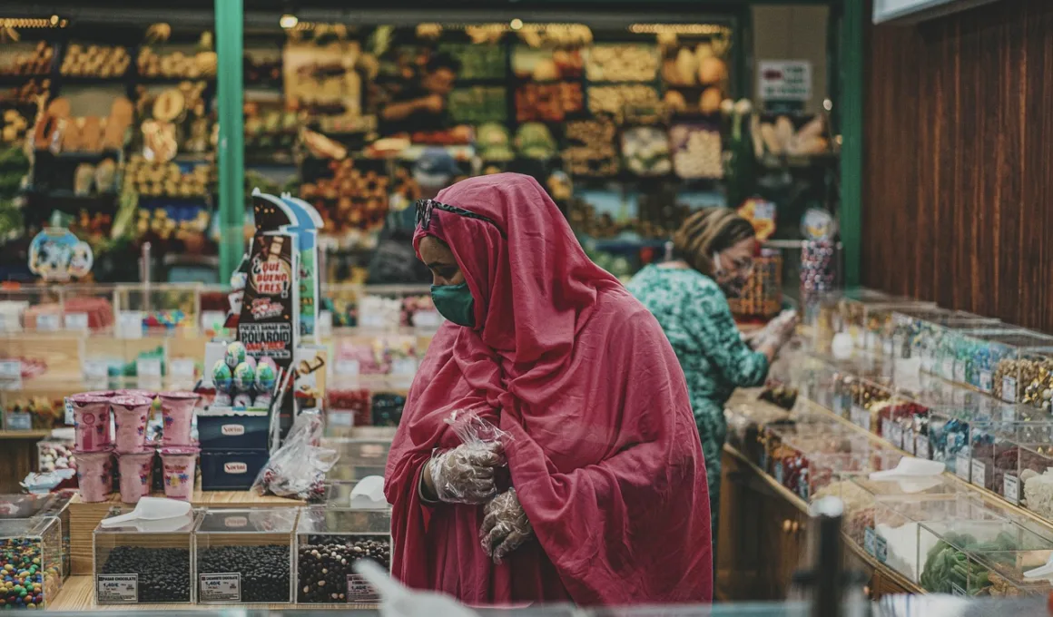 malay Woman, Face mask, Market