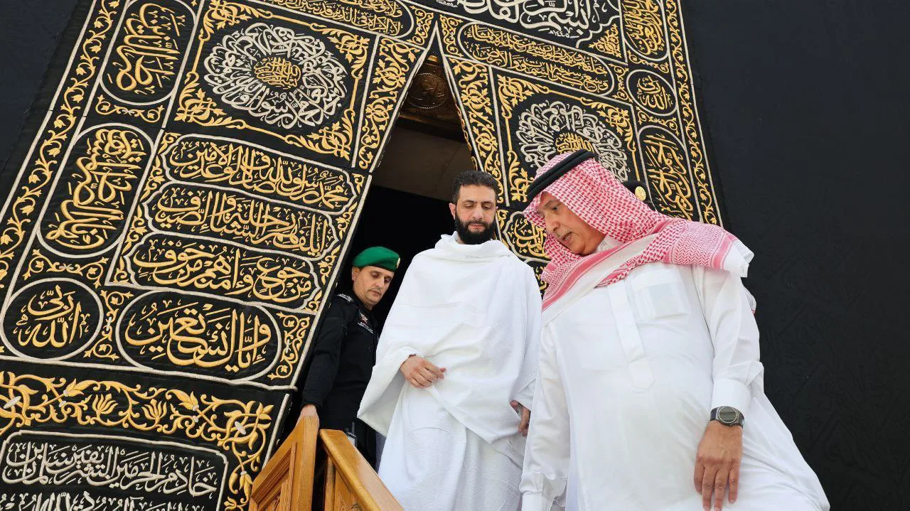 Syrian President Ahmed Al Sharaa inside kaaba