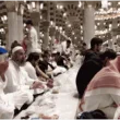 ramadan meal inside masjid an nabawi 2024 (1)