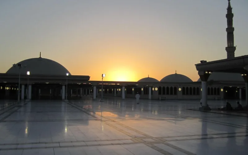 roof of masjid an nabawi during sunset