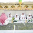 imams of kaaba breaking fast in hateem