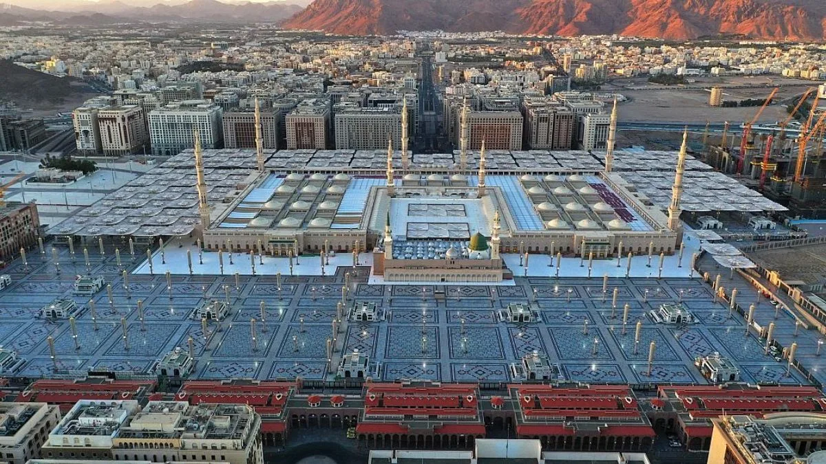 masjid an nabawi aerial image with umbrellas closed 2025