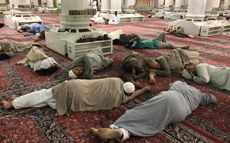 sleeping inside masjid an nabawi