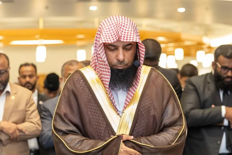 Imam of Masjid An Nabawi Sheikh Salah Al Budair Arrives in Maldives for Official Visit 7 Sheikh Budair led Friday prayers at Sultan Muhammad Thakurufaanu Mosque in Maldives 2025