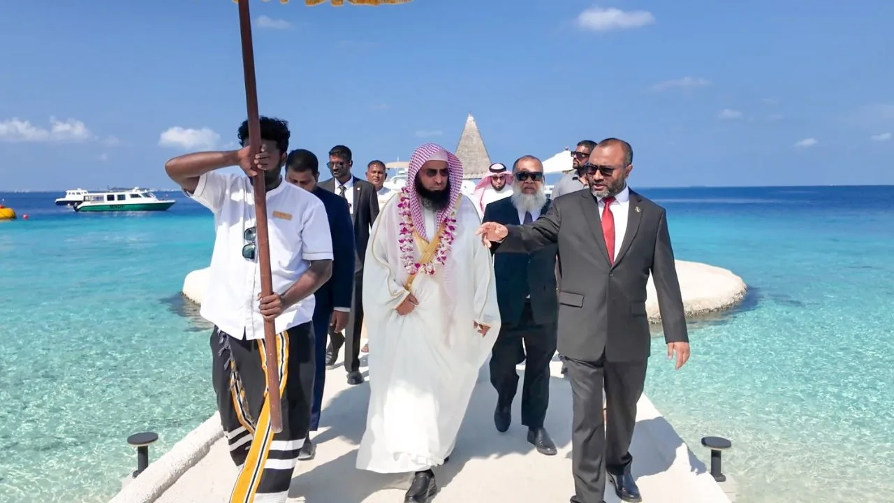 Imam of Masjid An Nabawi Sheikh Salah Al Budair Arrives in Maldives for Official Visit 6 salah budair in maldives