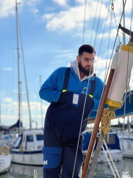 5 British Pilgrims Sail From London to Makkah To Perform Hajj 2025 on 7,400 km Sea Journey 7 British Sailors Hajj 2025 3