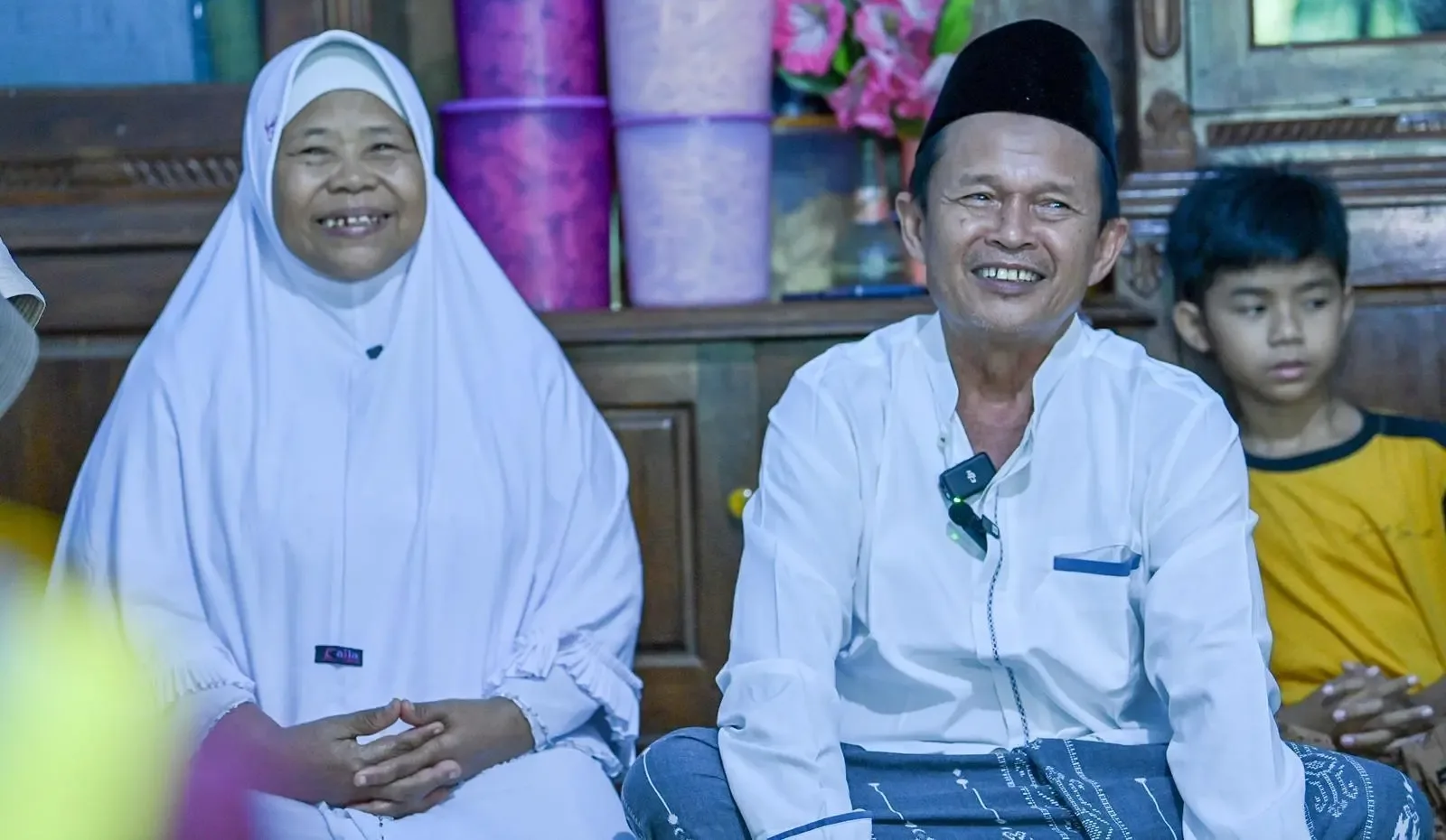 Indonesian Couple Arrive To Perform Hajj 2025 After 40 Years of Saving 8 LEGIMAN 2