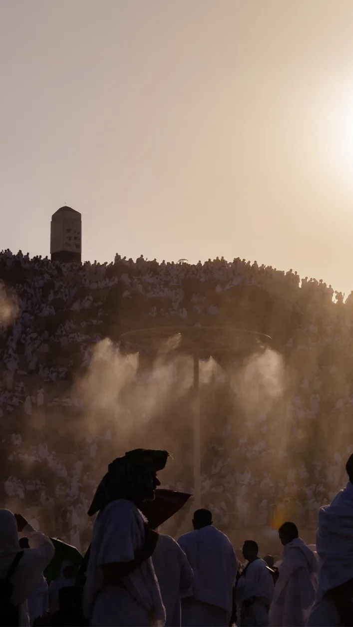 All Steps of the Hajj Pilgrimage (Complete Guide) 10 arafat mountains