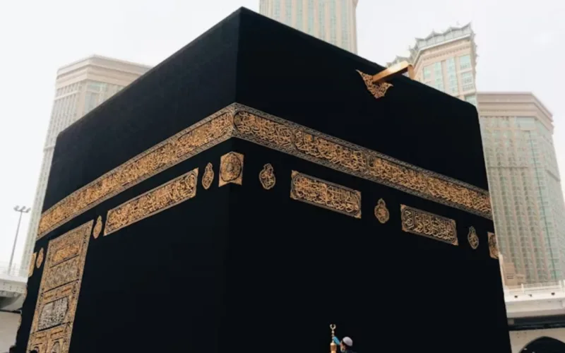 kaaba kiswa change 2025