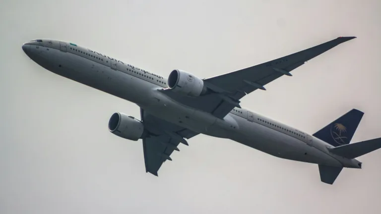 SAUDIA PLANE IN THE SKY