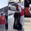 chinese pilgrims cleaning makkah streets 2025