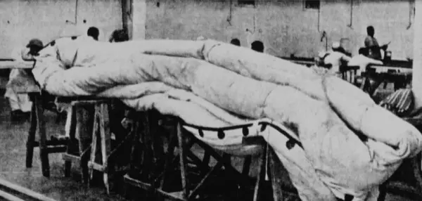 Abdul Rahim Amin Bukhari: The Calligrapher Who Left His Mark on the Kaaba 8 old kiswa factory